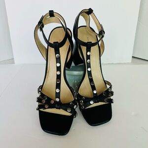 Marc Fisher Black Quilon Studded T Strap Sandals Size 10